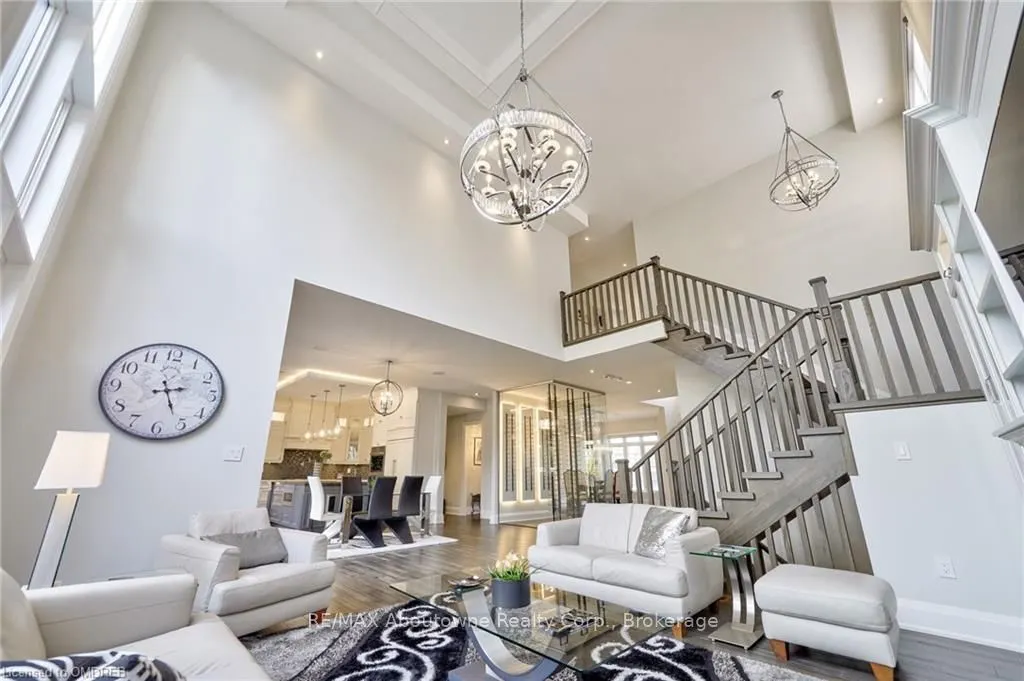 390 SANDHURST Drive