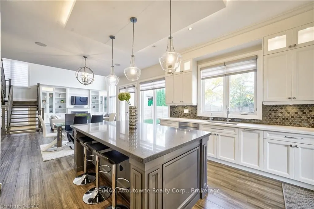 390 SANDHURST Drive