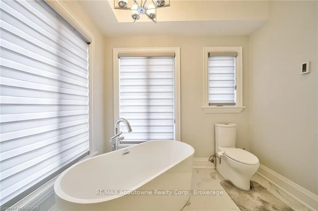 390 SANDHURST Drive