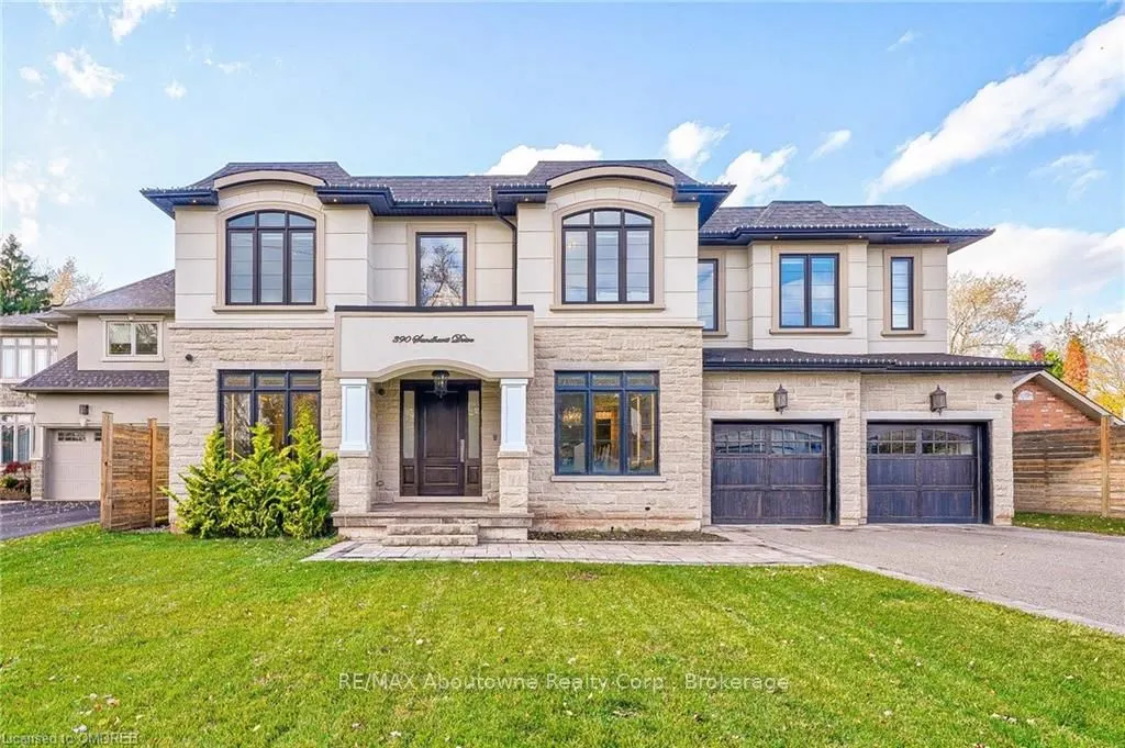 390 SANDHURST Drive