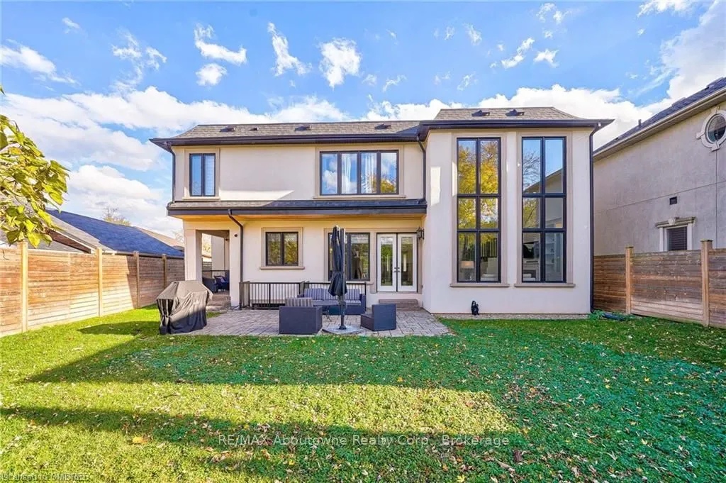390 SANDHURST Drive
