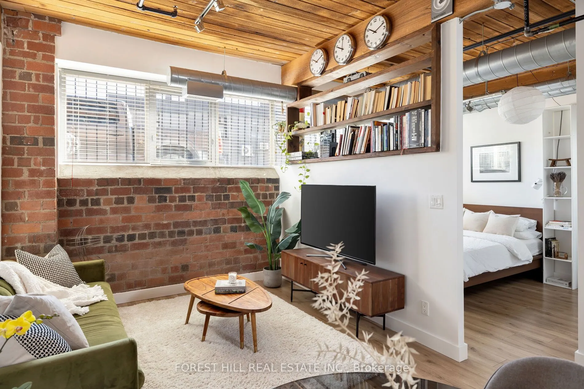 2154 Dundas Street W #105