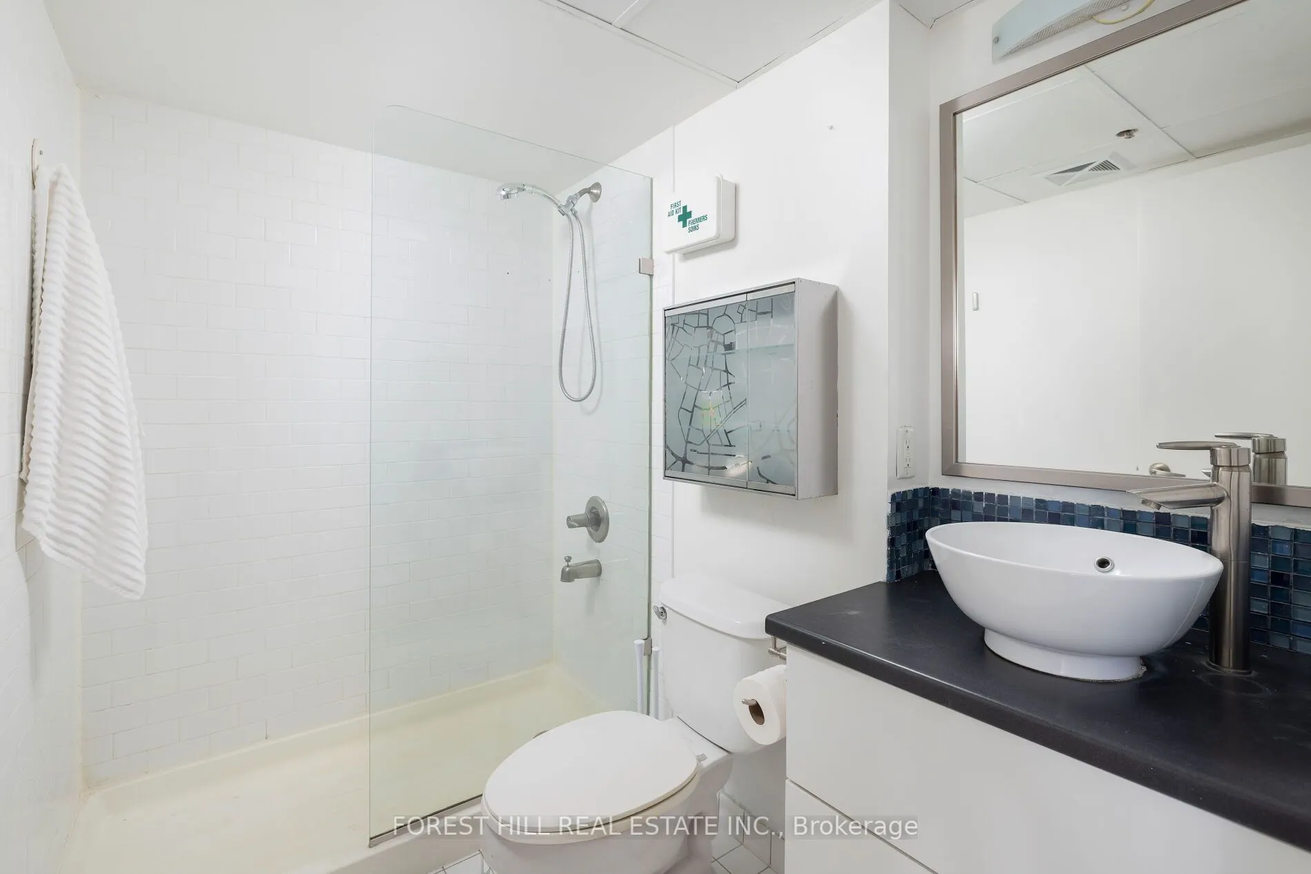 2154 Dundas Street W #105