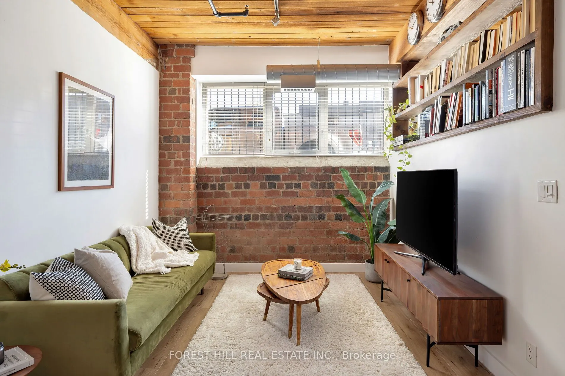 2154 Dundas Street W #105