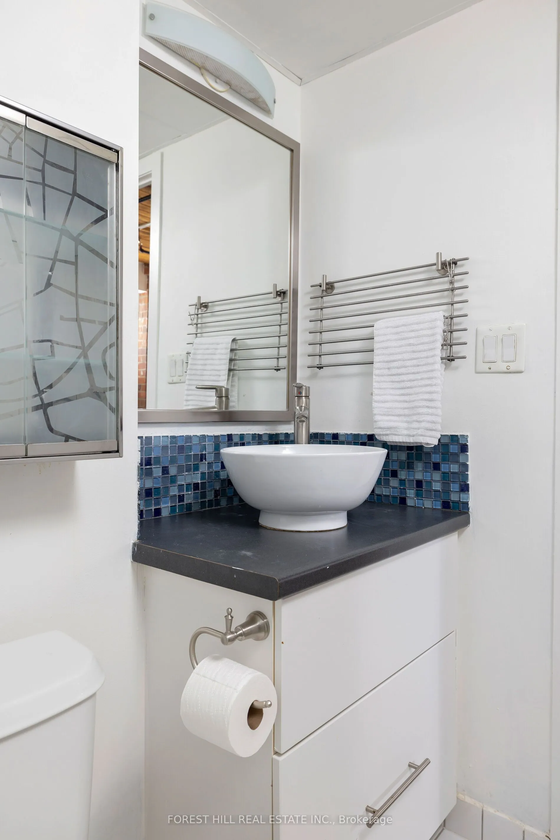 2154 Dundas Street W #105