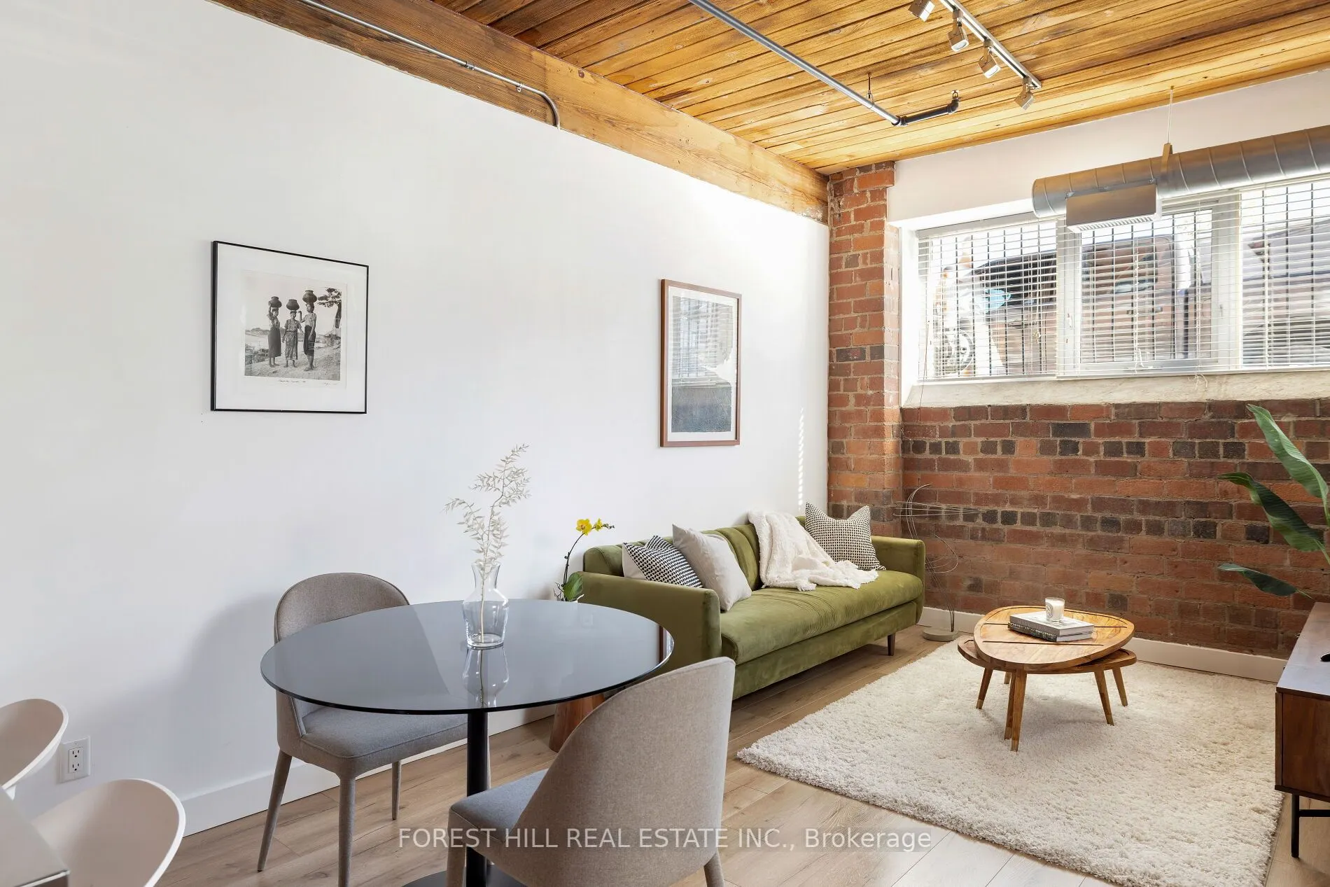 2154 Dundas Street W #105