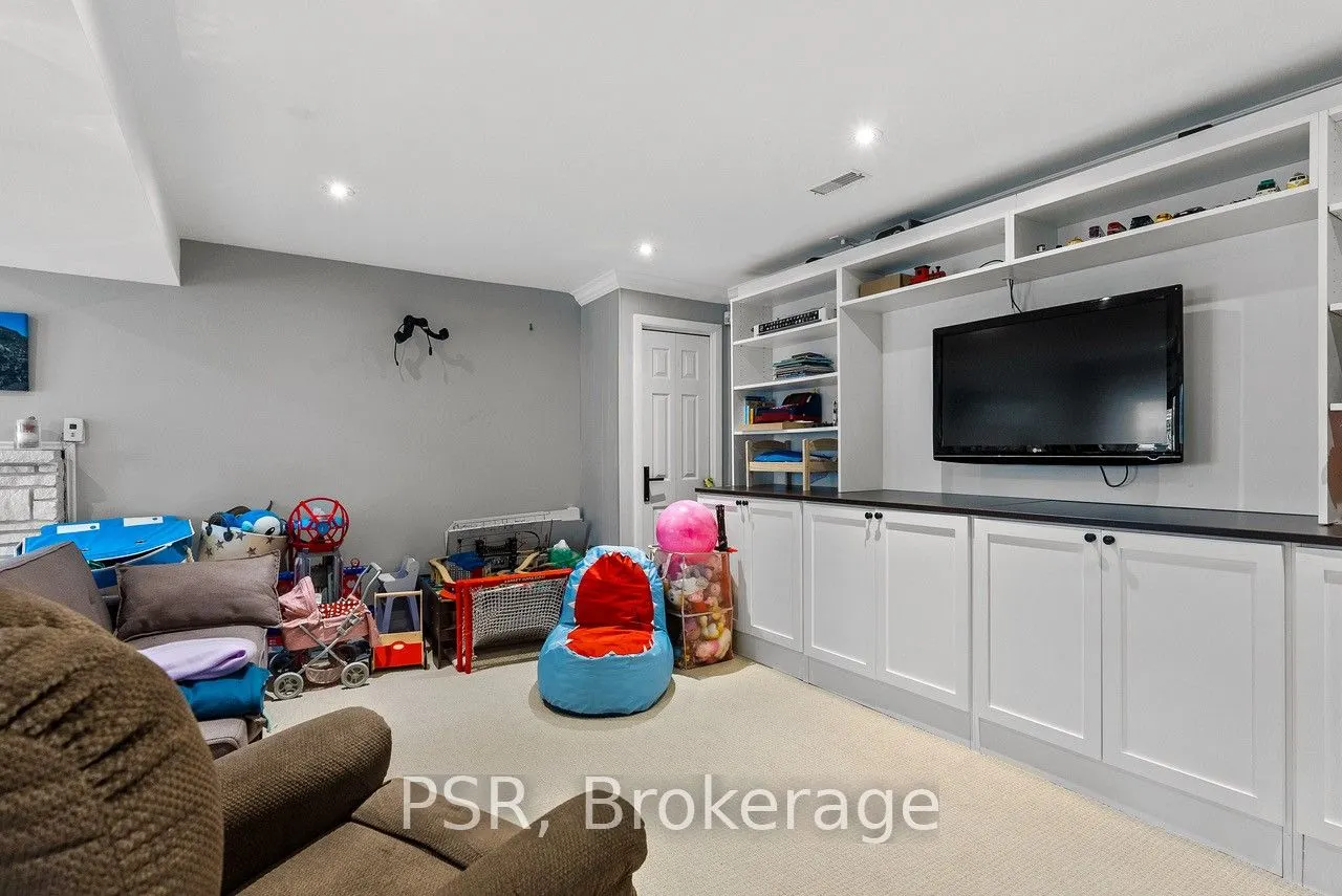 1605 Calverton Court