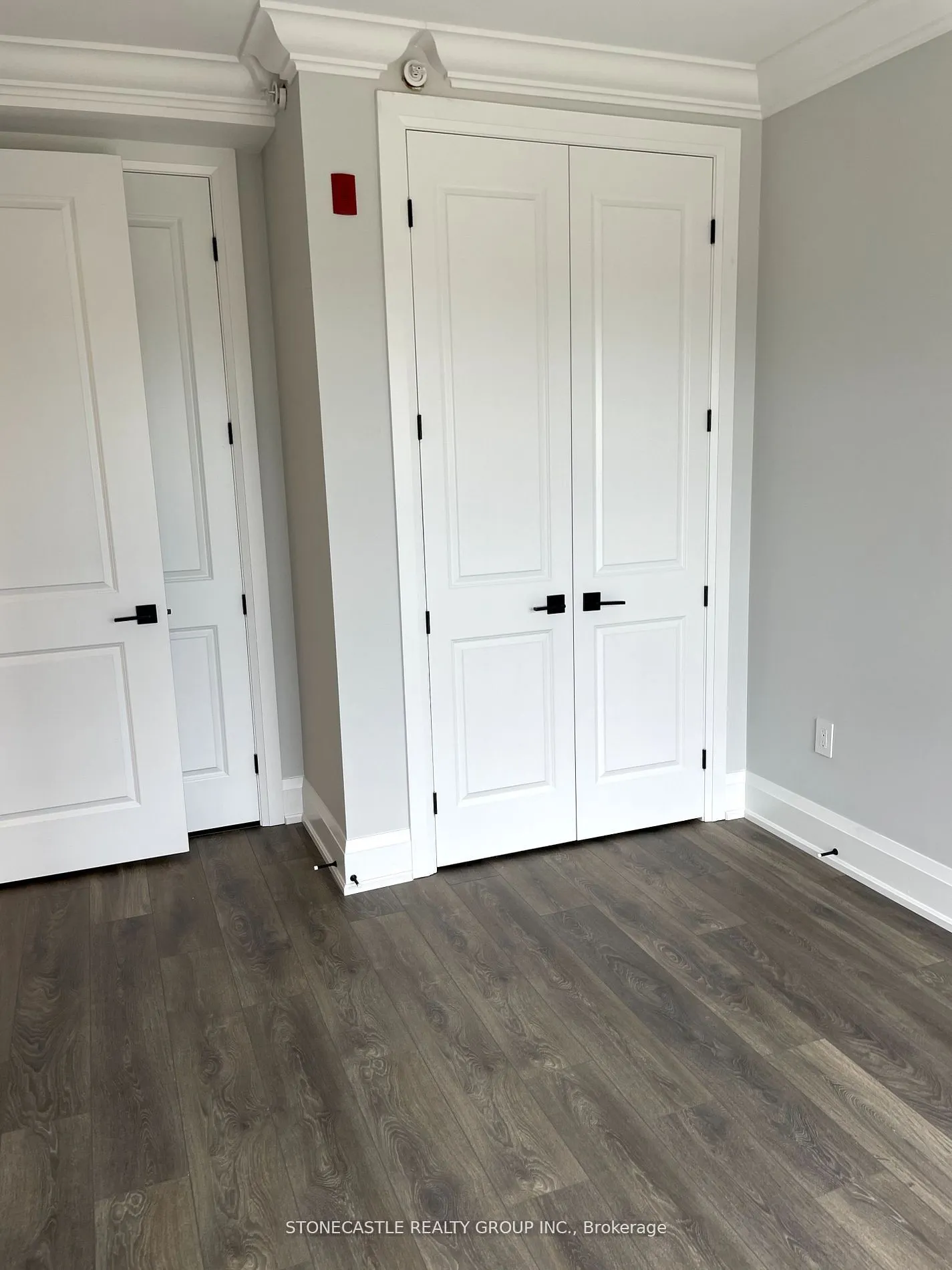 4040 Upper Middle Road, #323