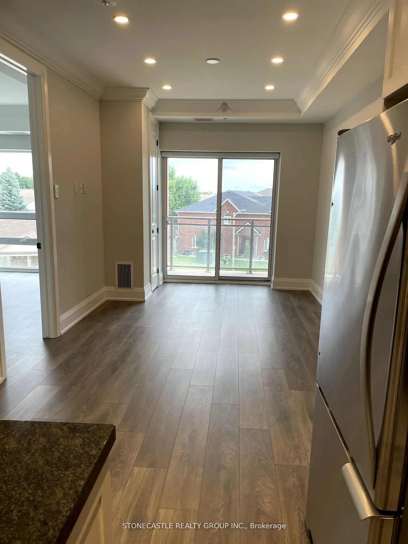 4040 Upper Middle Road, #323