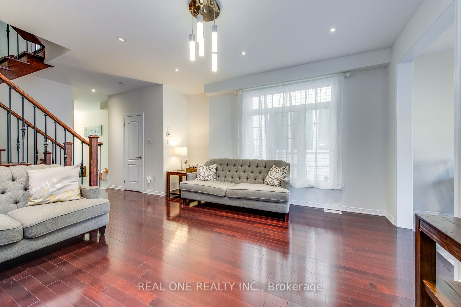127 Preston Meadow Avenue