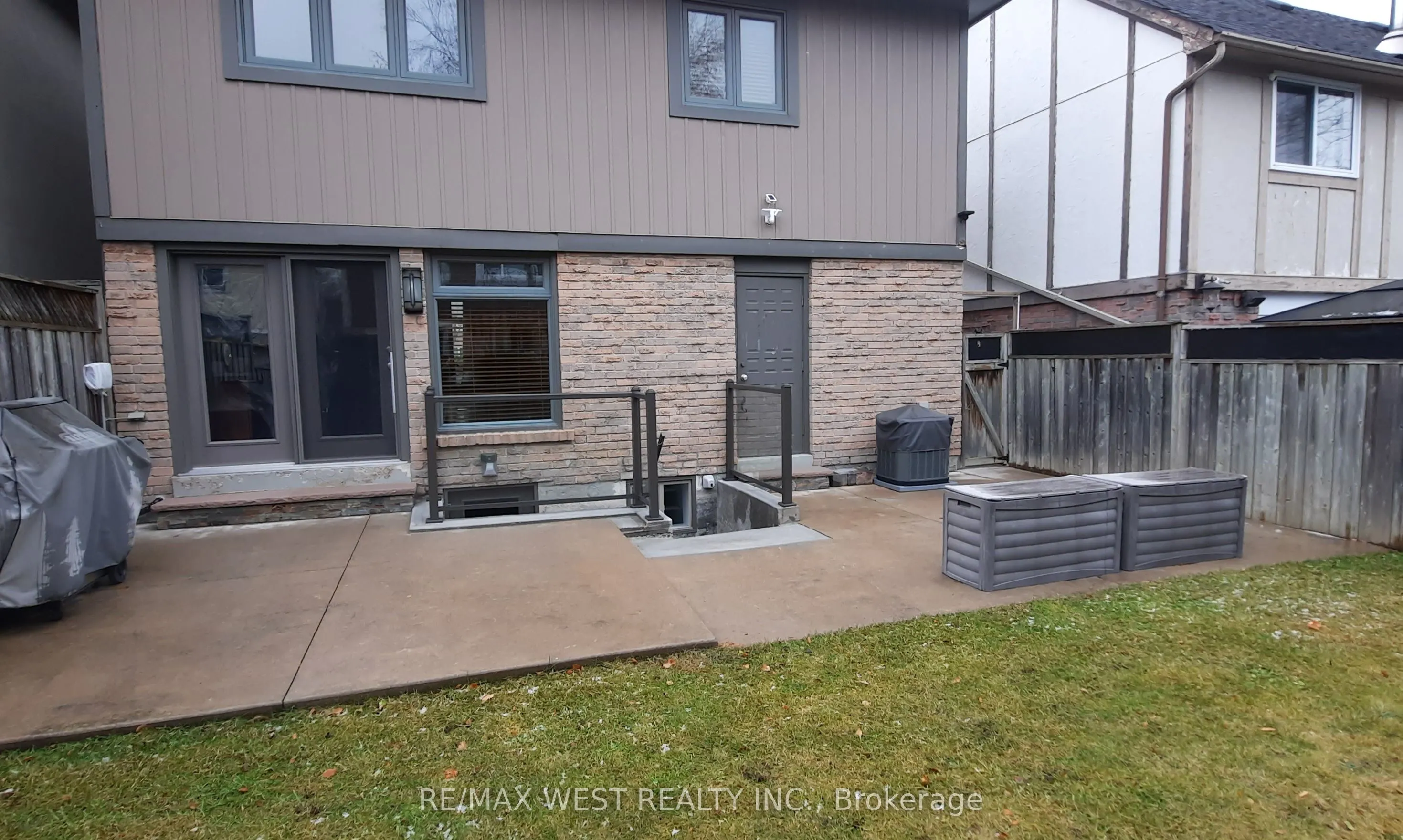 19 Elmbrook Crescent #Lower