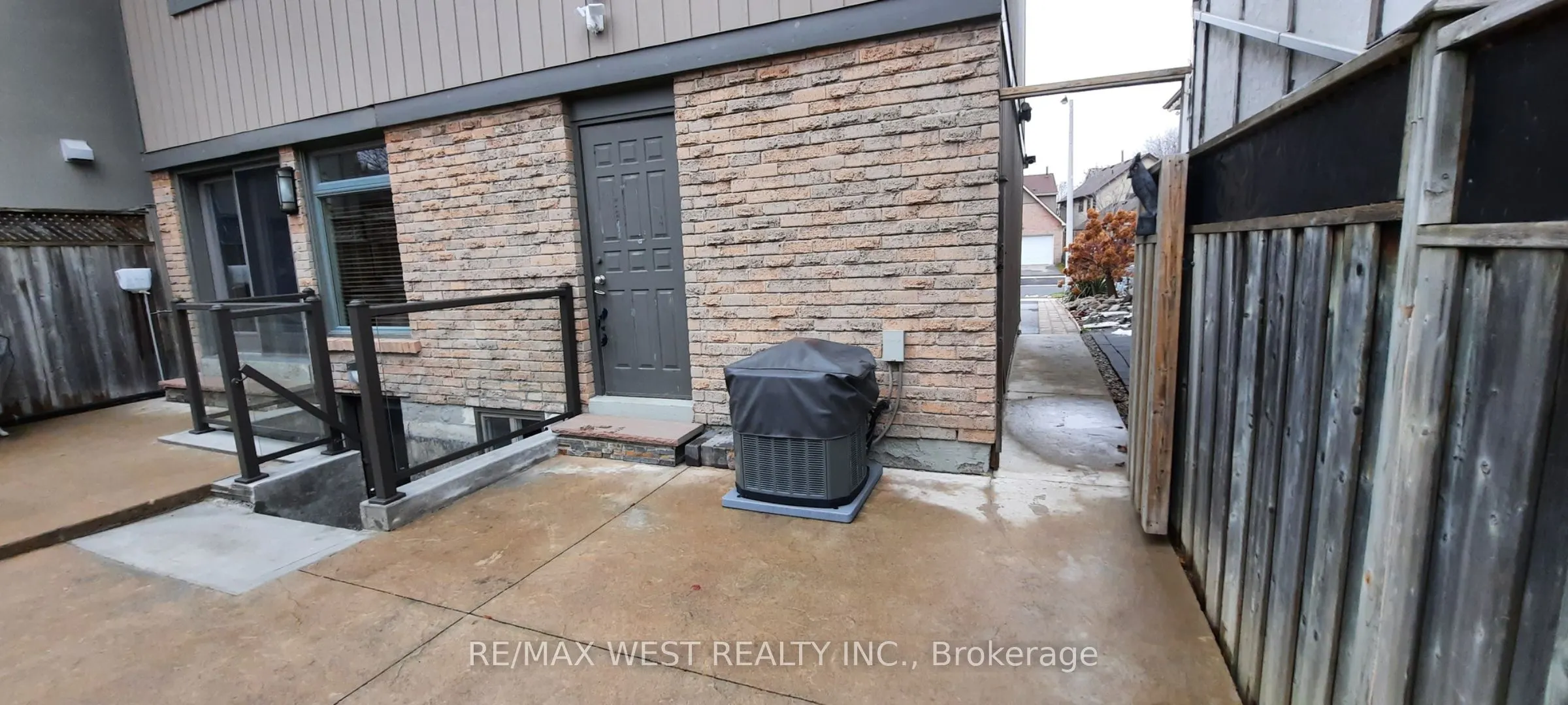 19 Elmbrook Crescent #Lower