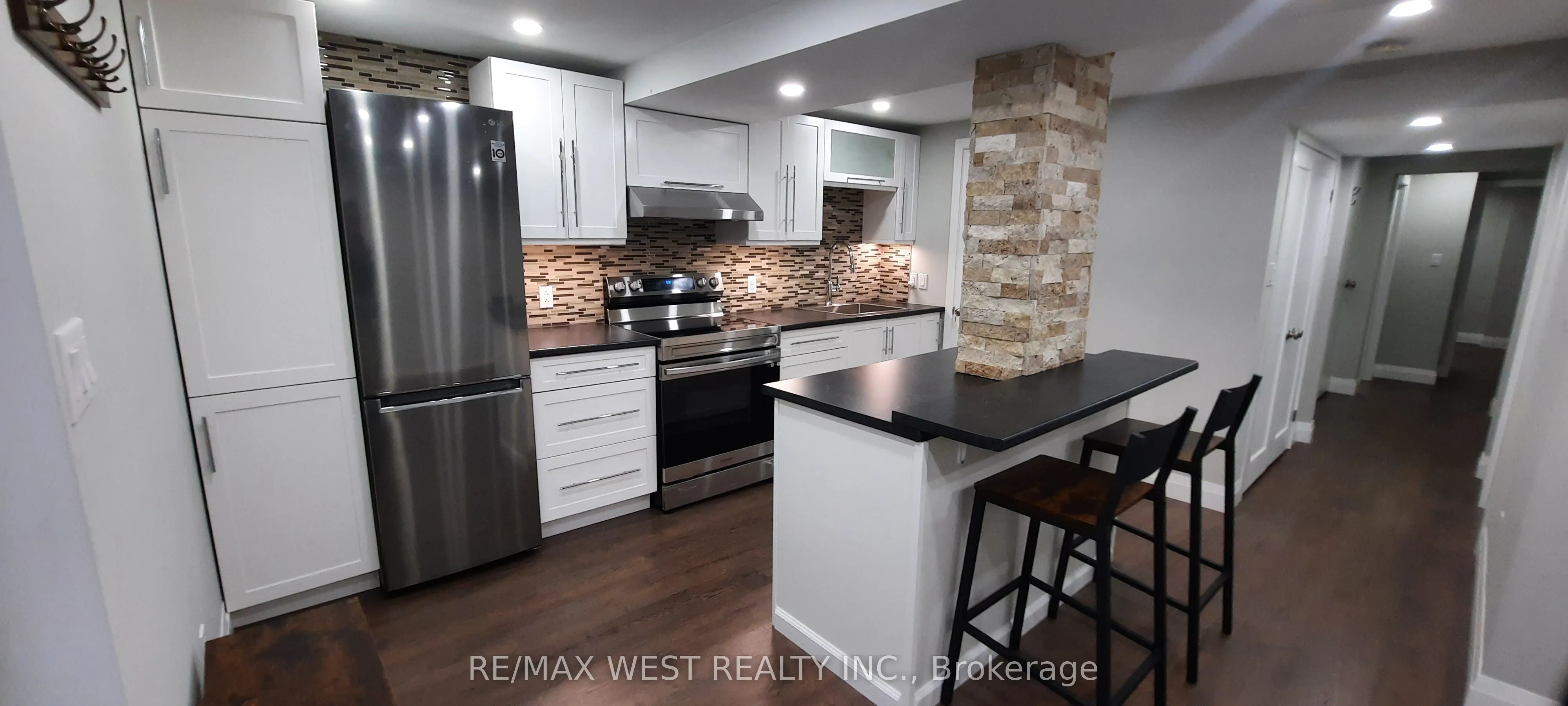 19 Elmbrook Crescent #Lower