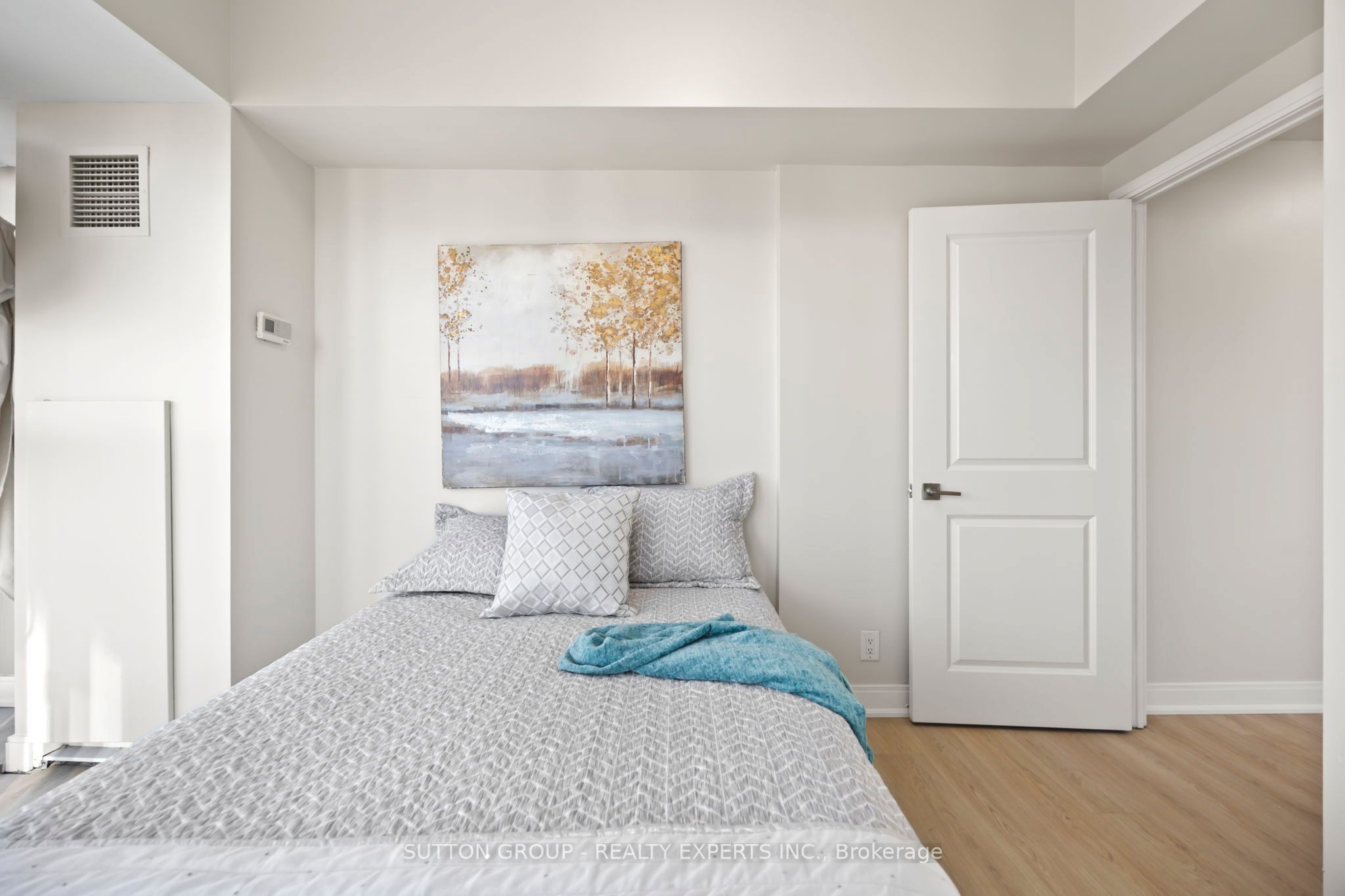 60 Absolute Avenue, #1901