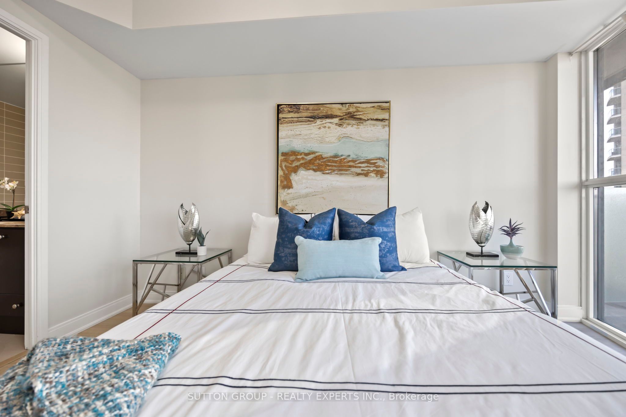 60 Absolute Avenue, #1901