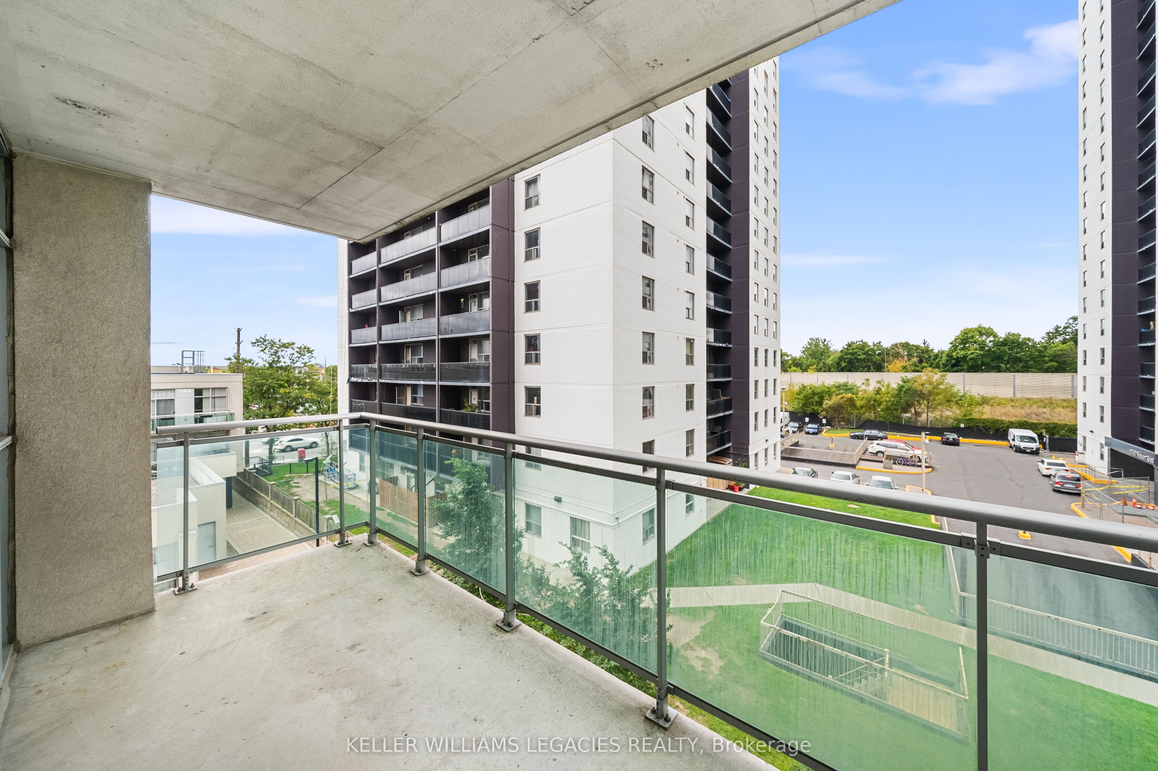2464 Weston Road, #405