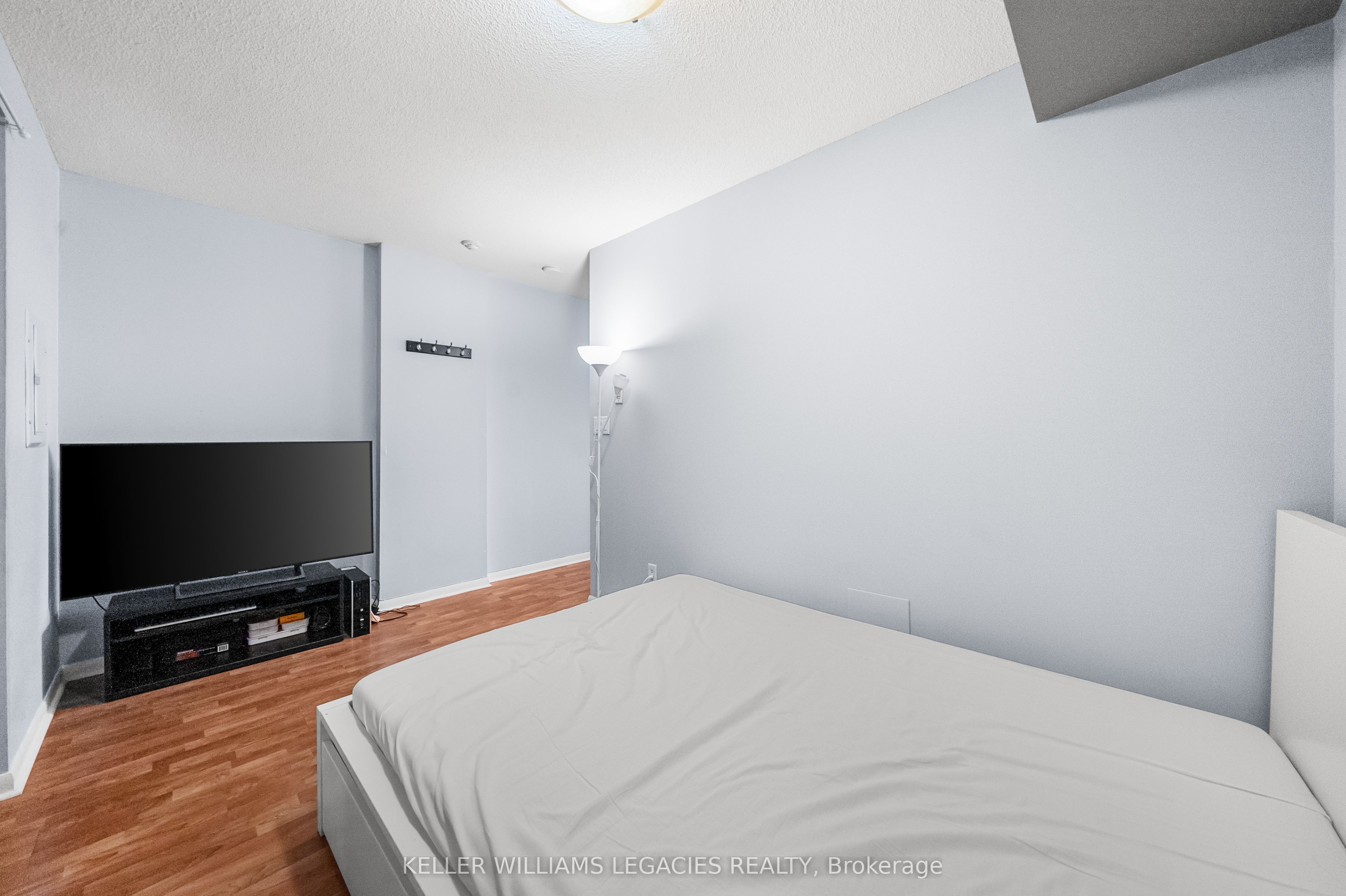 2464 Weston Road, #405