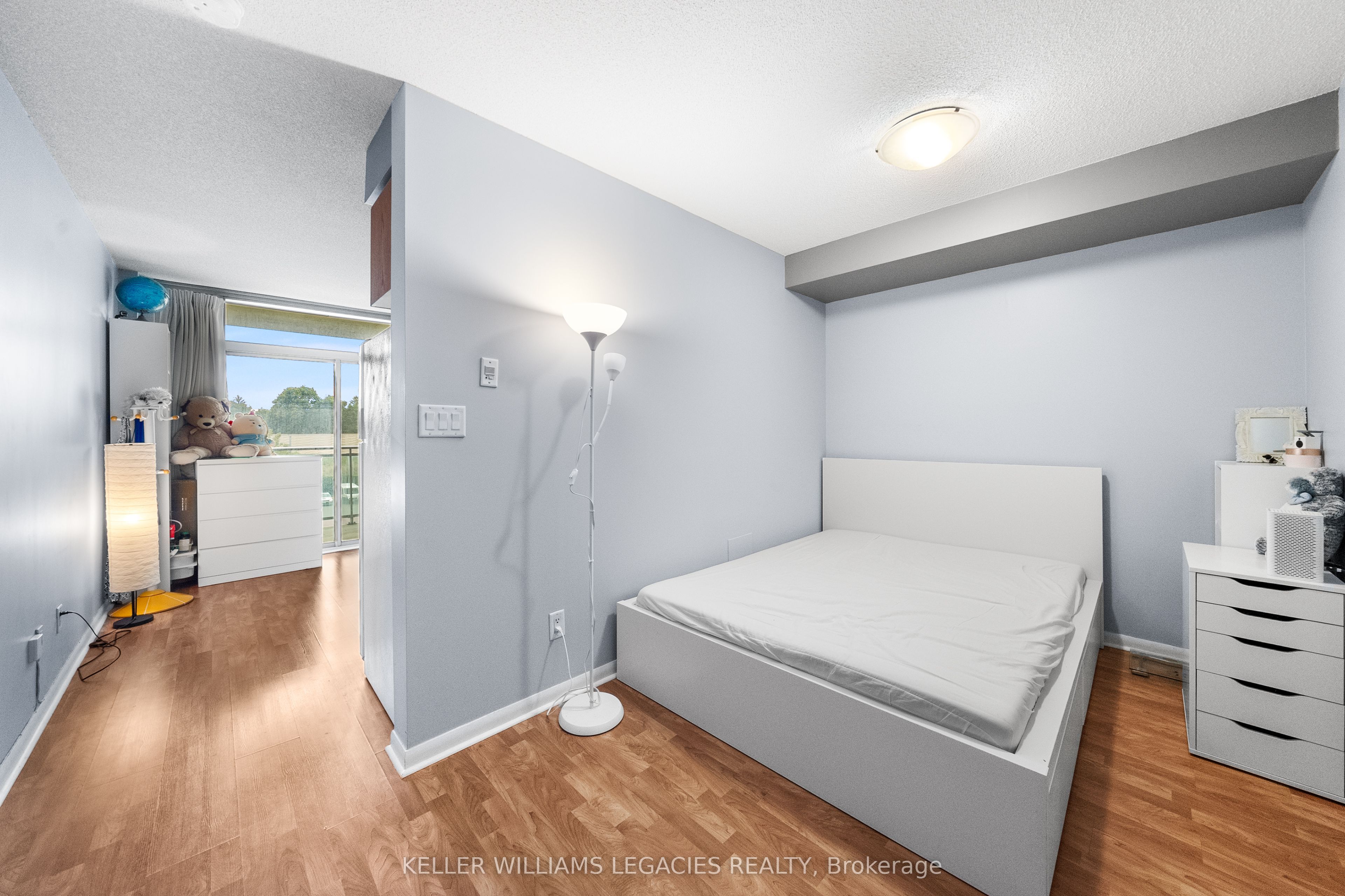2464 Weston Road, #405
