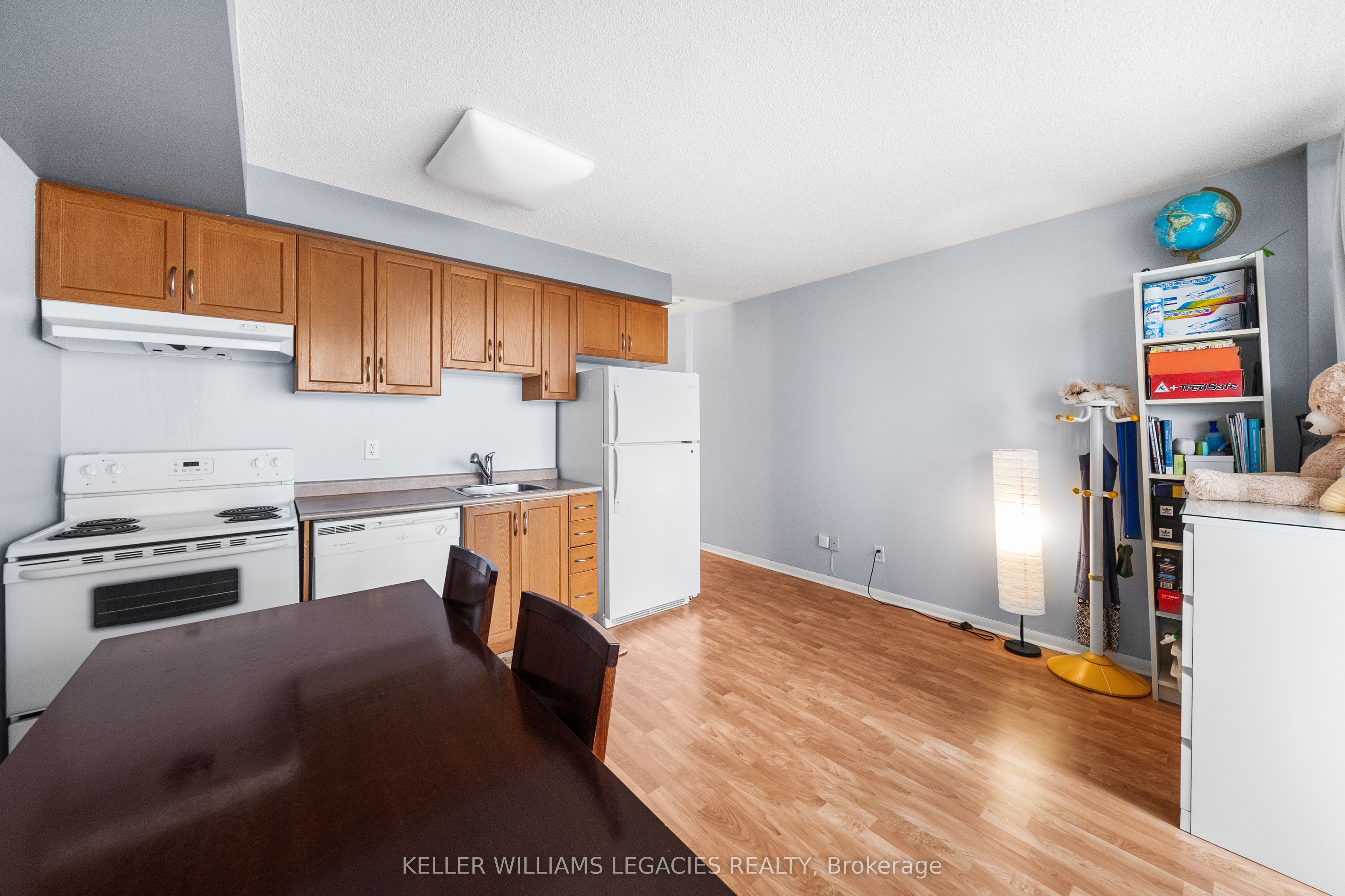 2464 Weston Road, #405