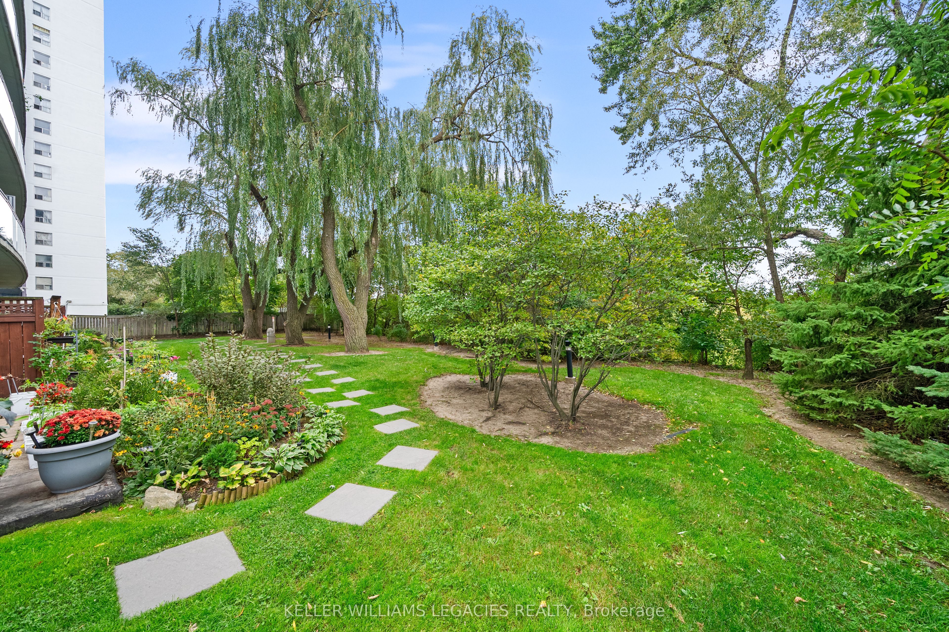 2464 Weston Road, #405