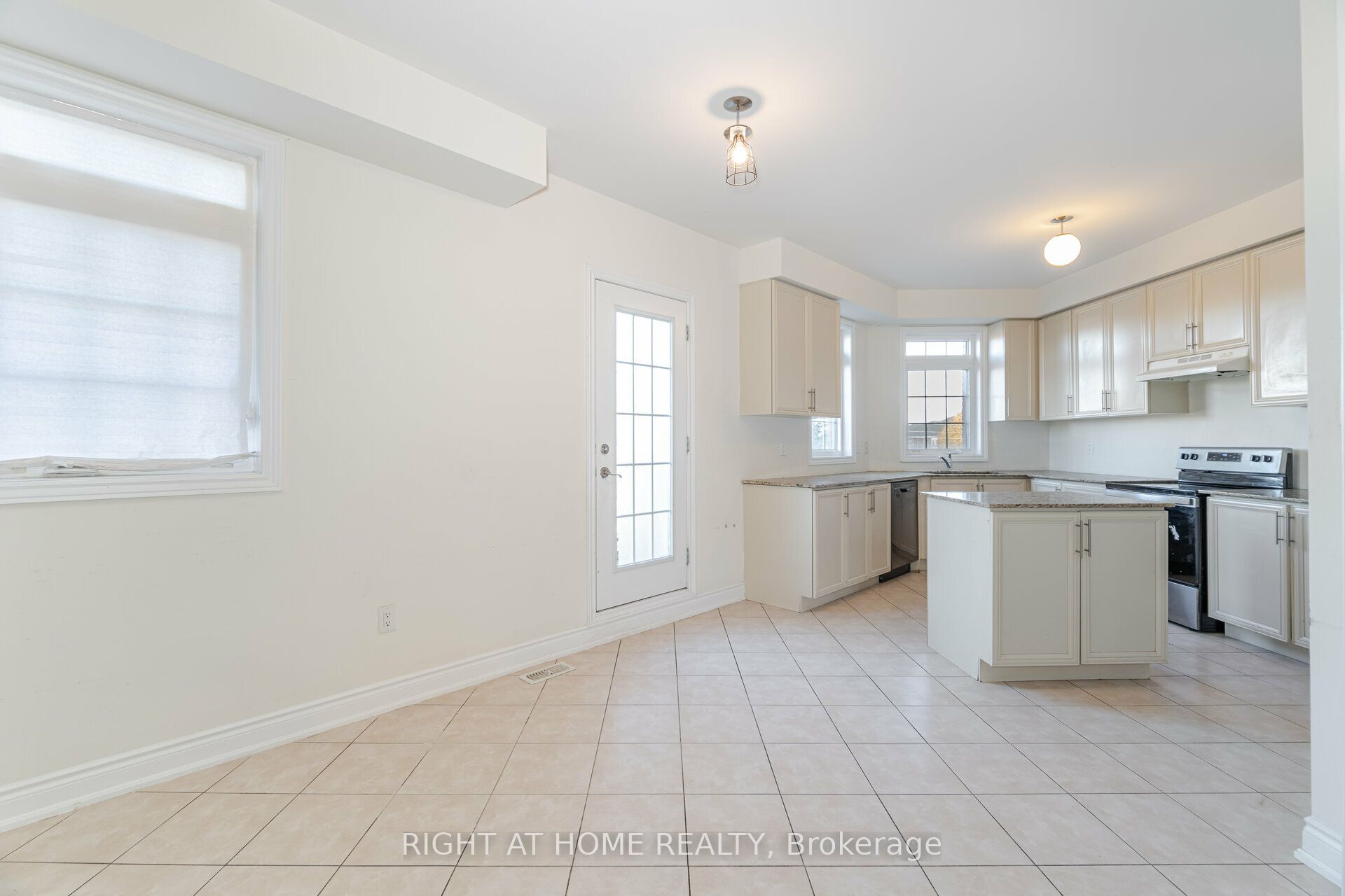 7160 Triumph Lane, #45