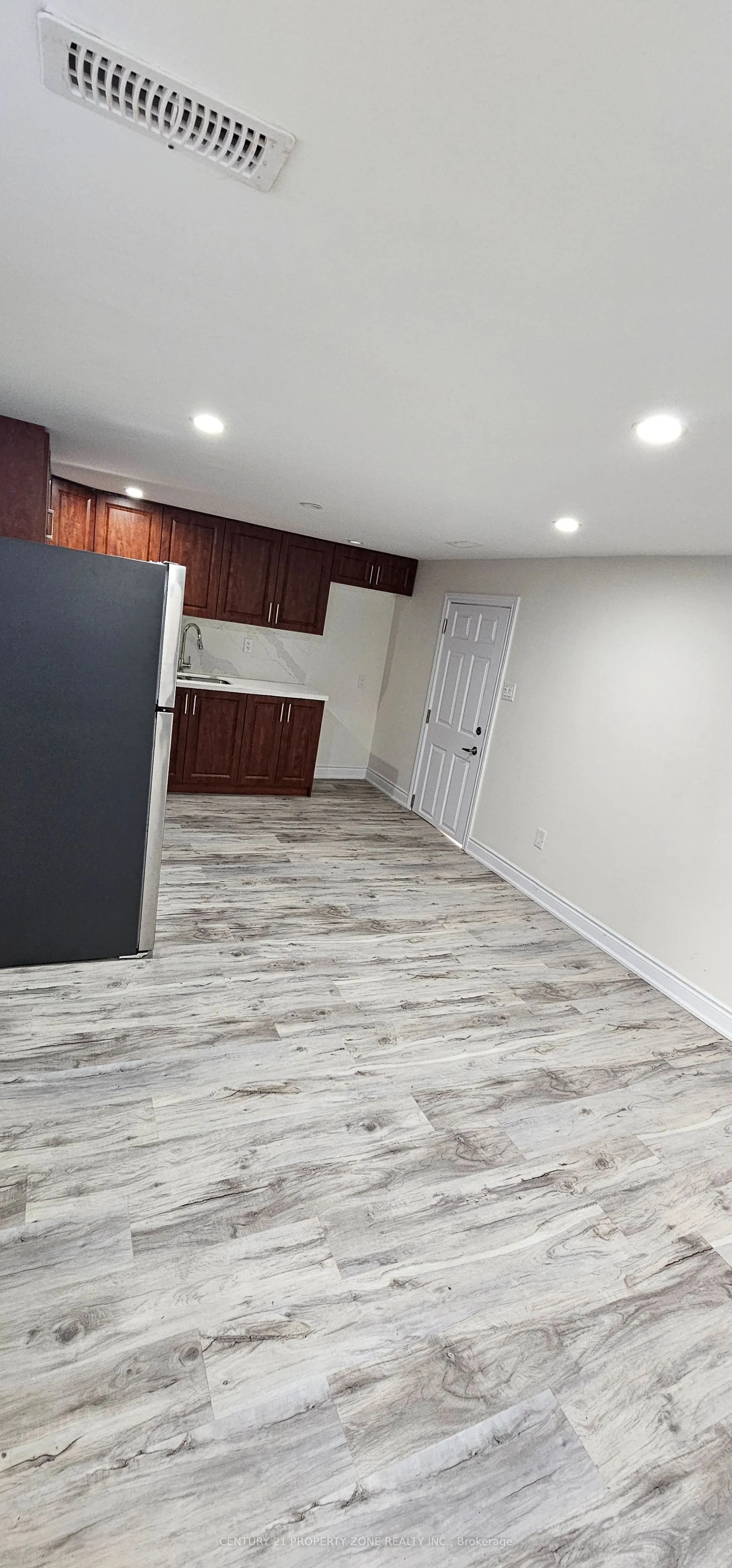 5439 Cornwall Crescent