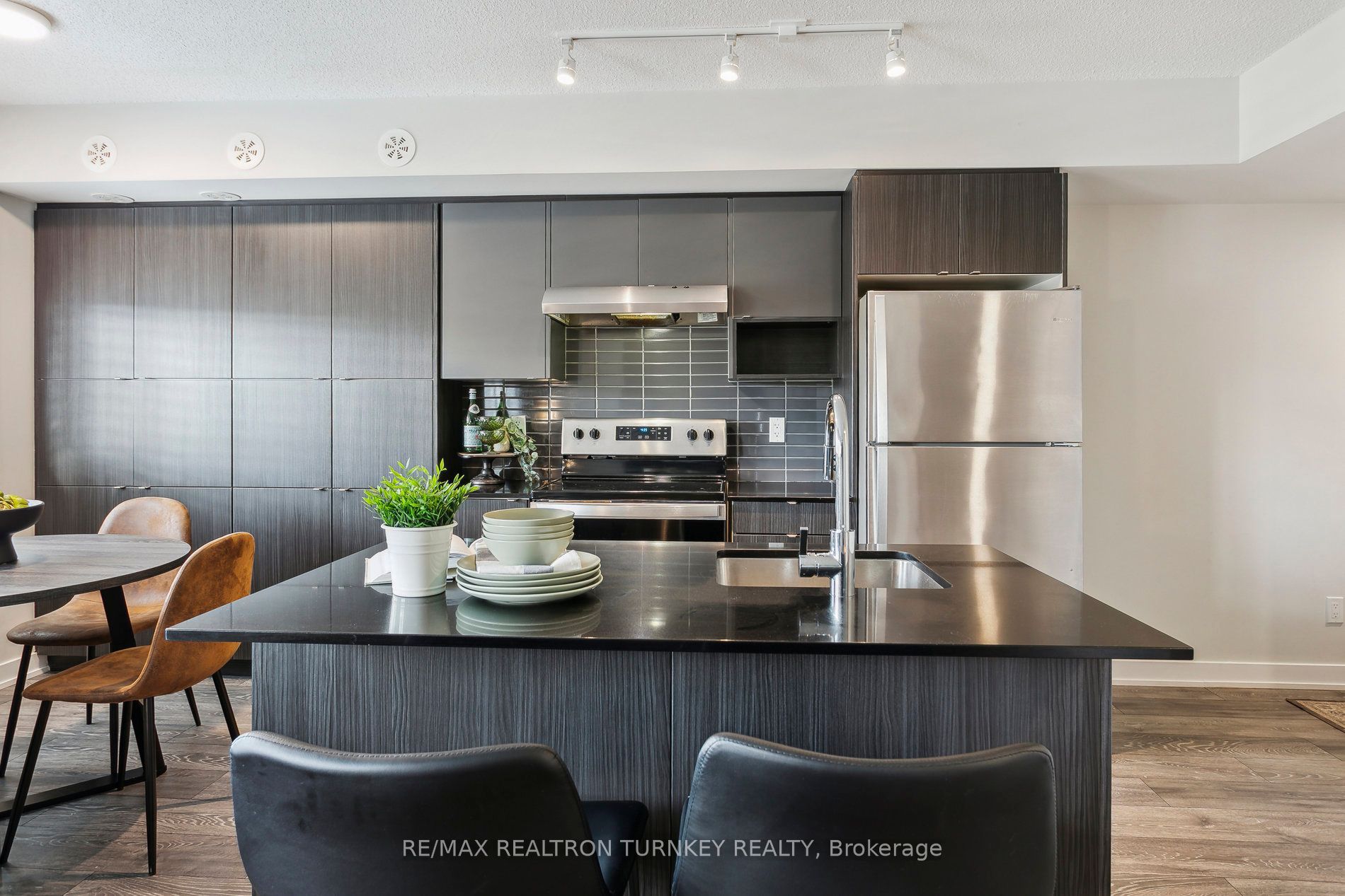 1135 Cooke Boulevard, #116