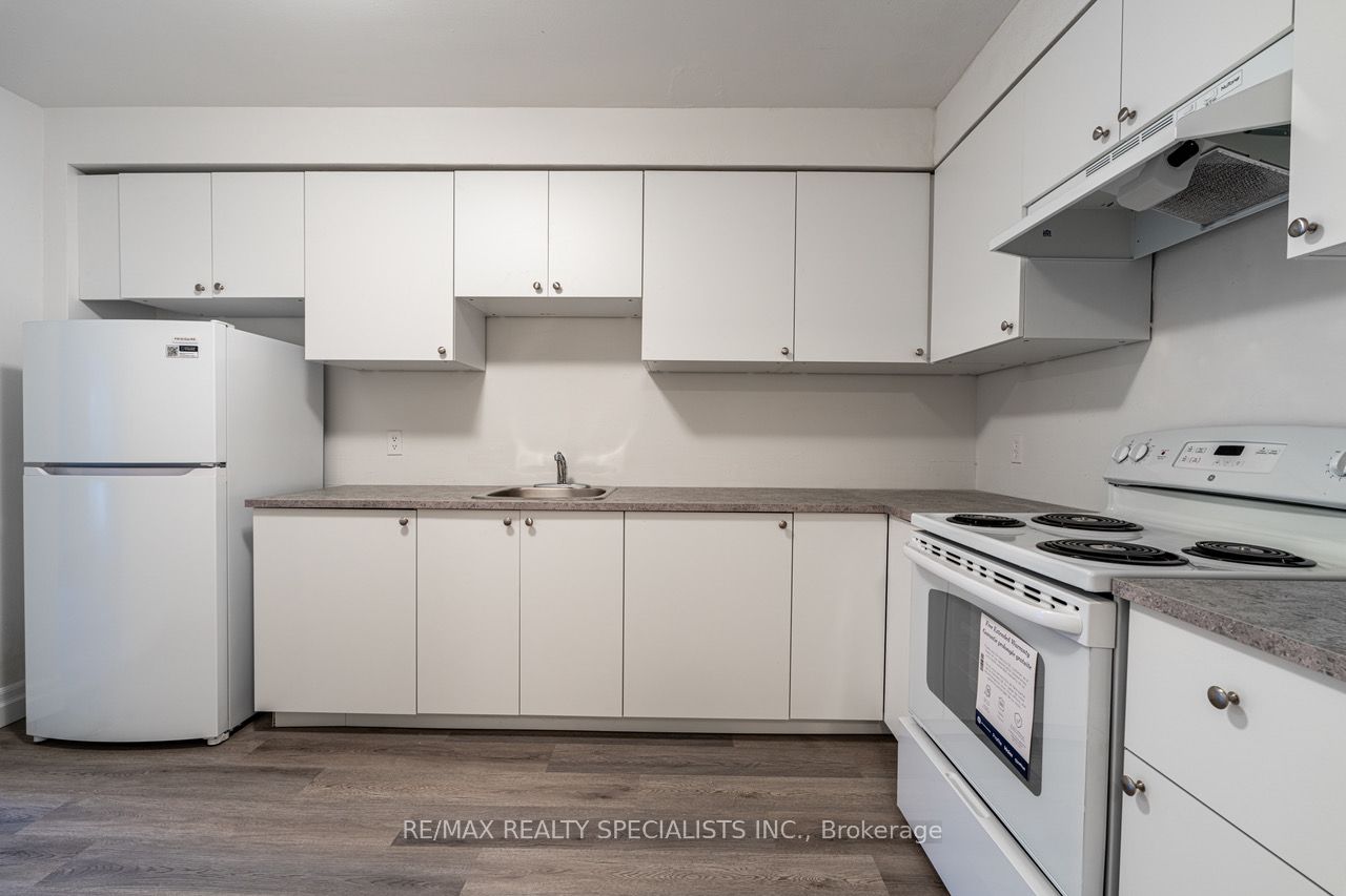 3360 The Credit Woodlands #10