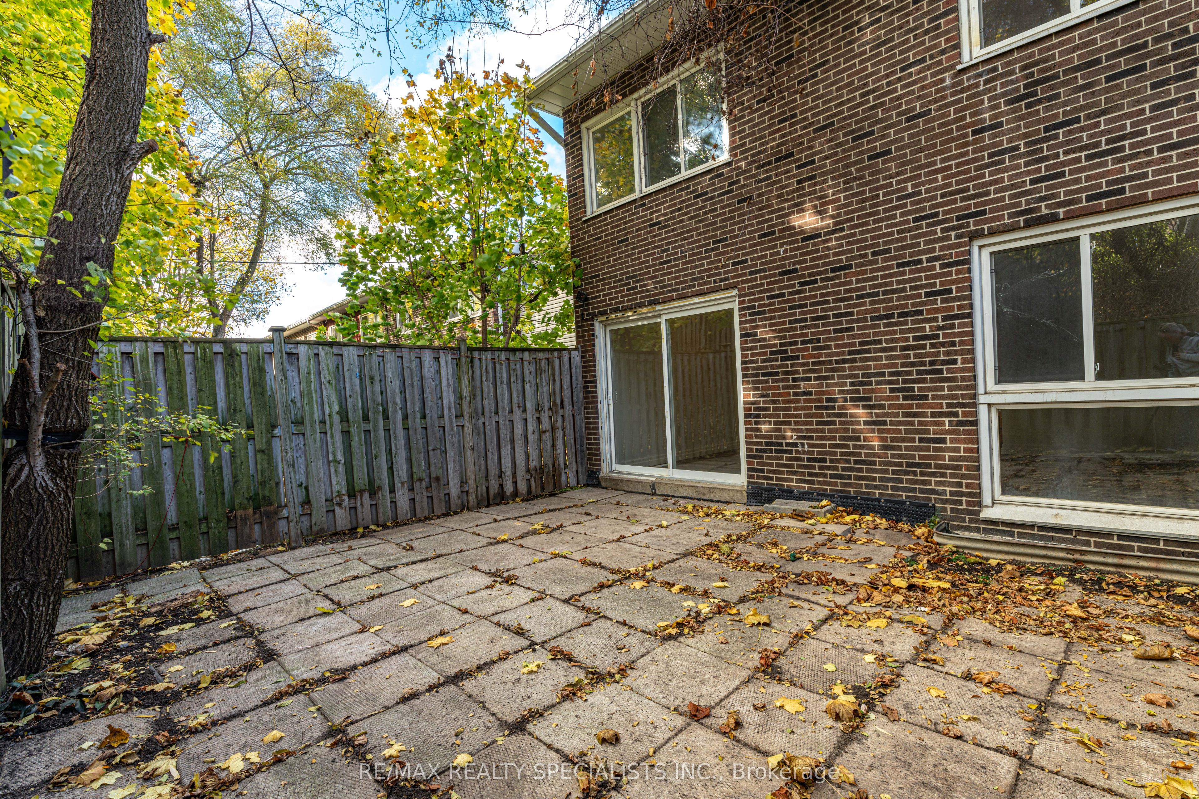 3360 The Credit Woodlands #10