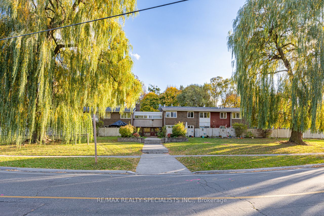 3360 The Credit Woodlands #10
