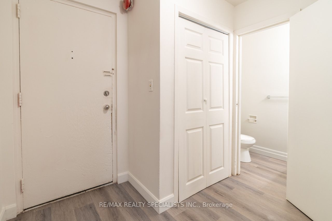 3360 The Credit Woodlands #10
