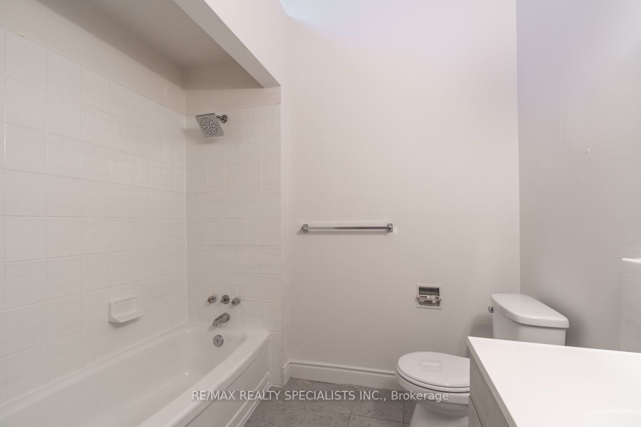 3360 The Credit Woodlands #10