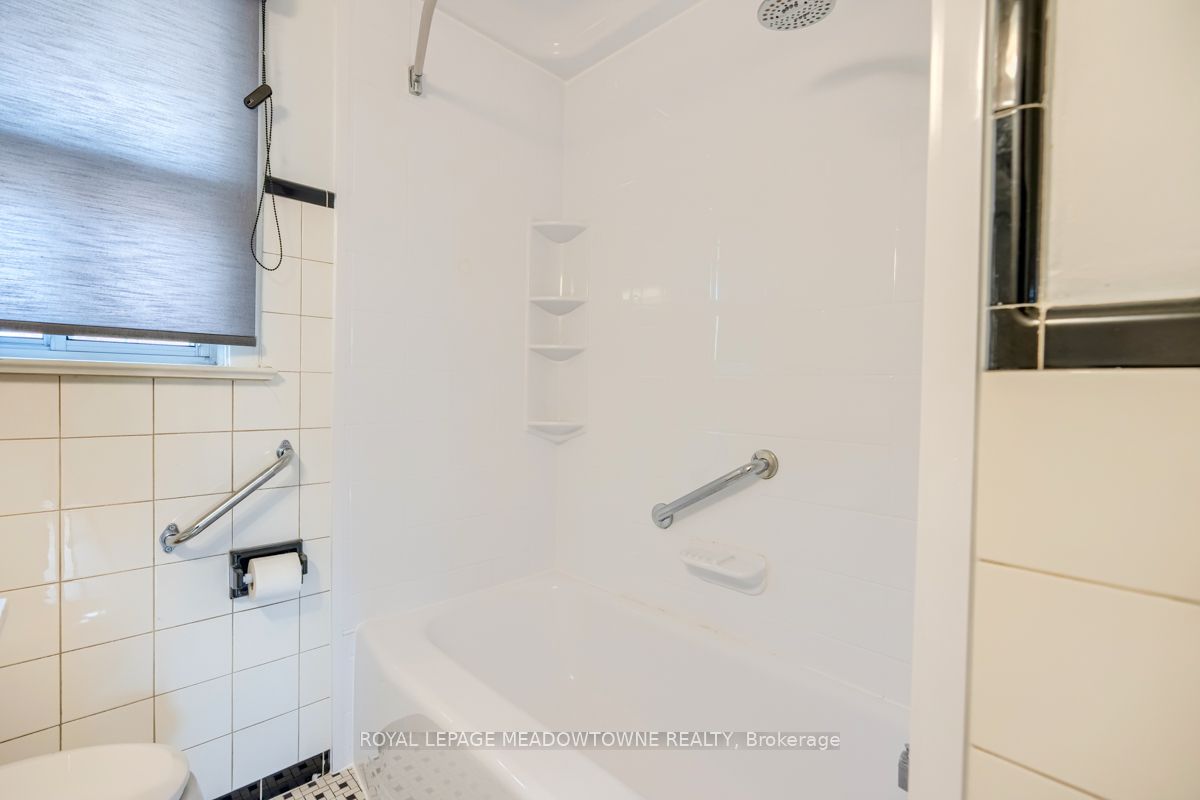 671 Browns Line, #671A