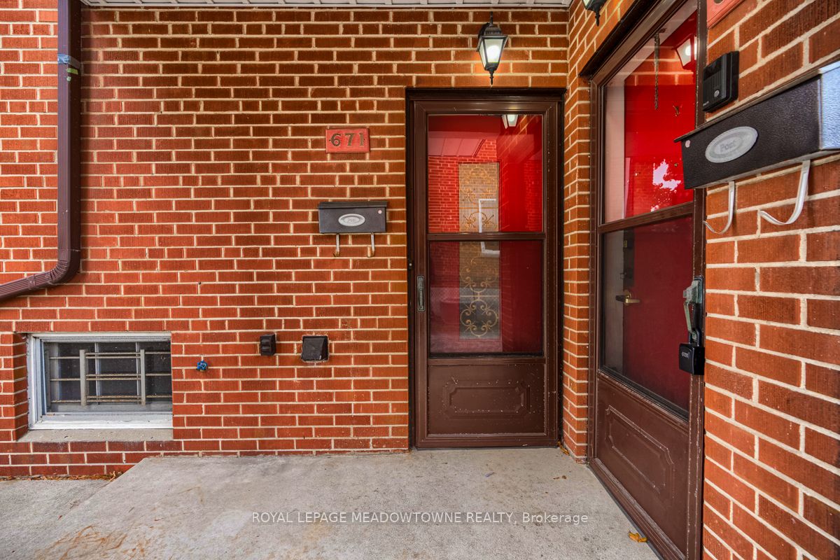 671 Browns Line, #671A