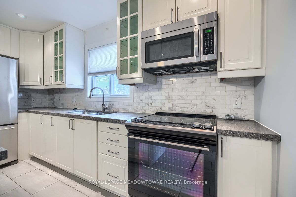 671 Browns Line, #671A