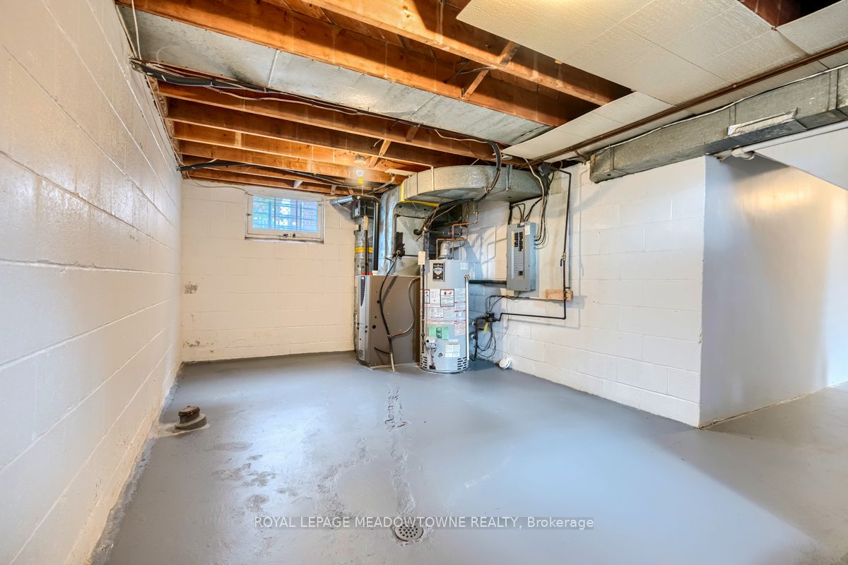 671 Browns Line, #671A