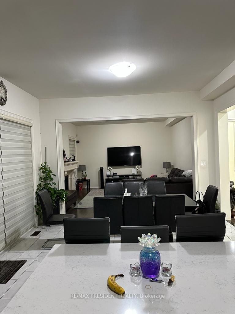 73 SQUIRE ELLIS Drive