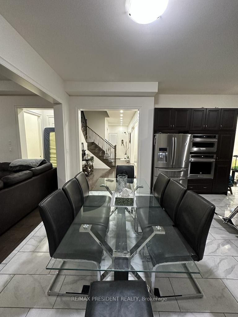 73 SQUIRE ELLIS Drive