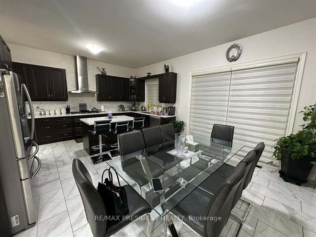 73 SQUIRE ELLIS Drive