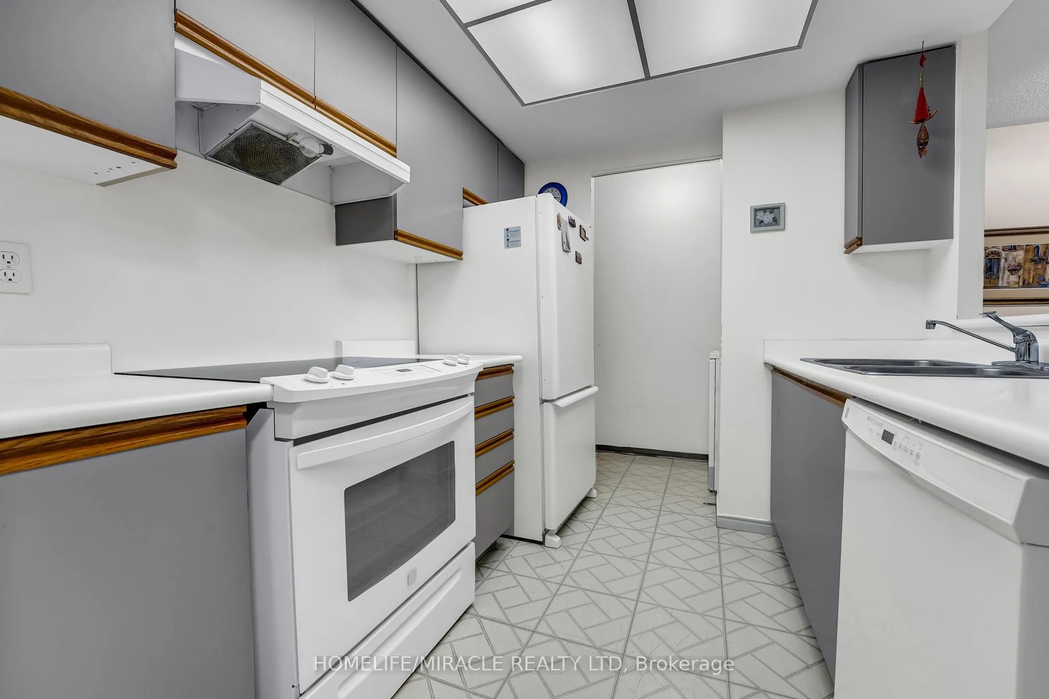 1001 Cedarglen Gate, #714