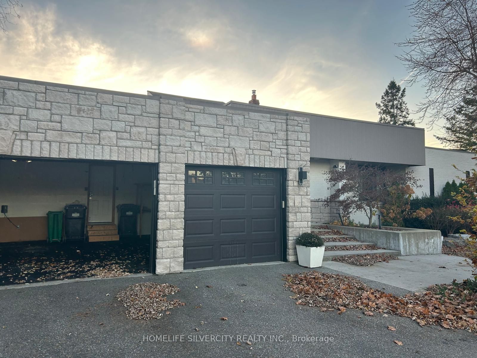 37 Michelangelo Boulevard