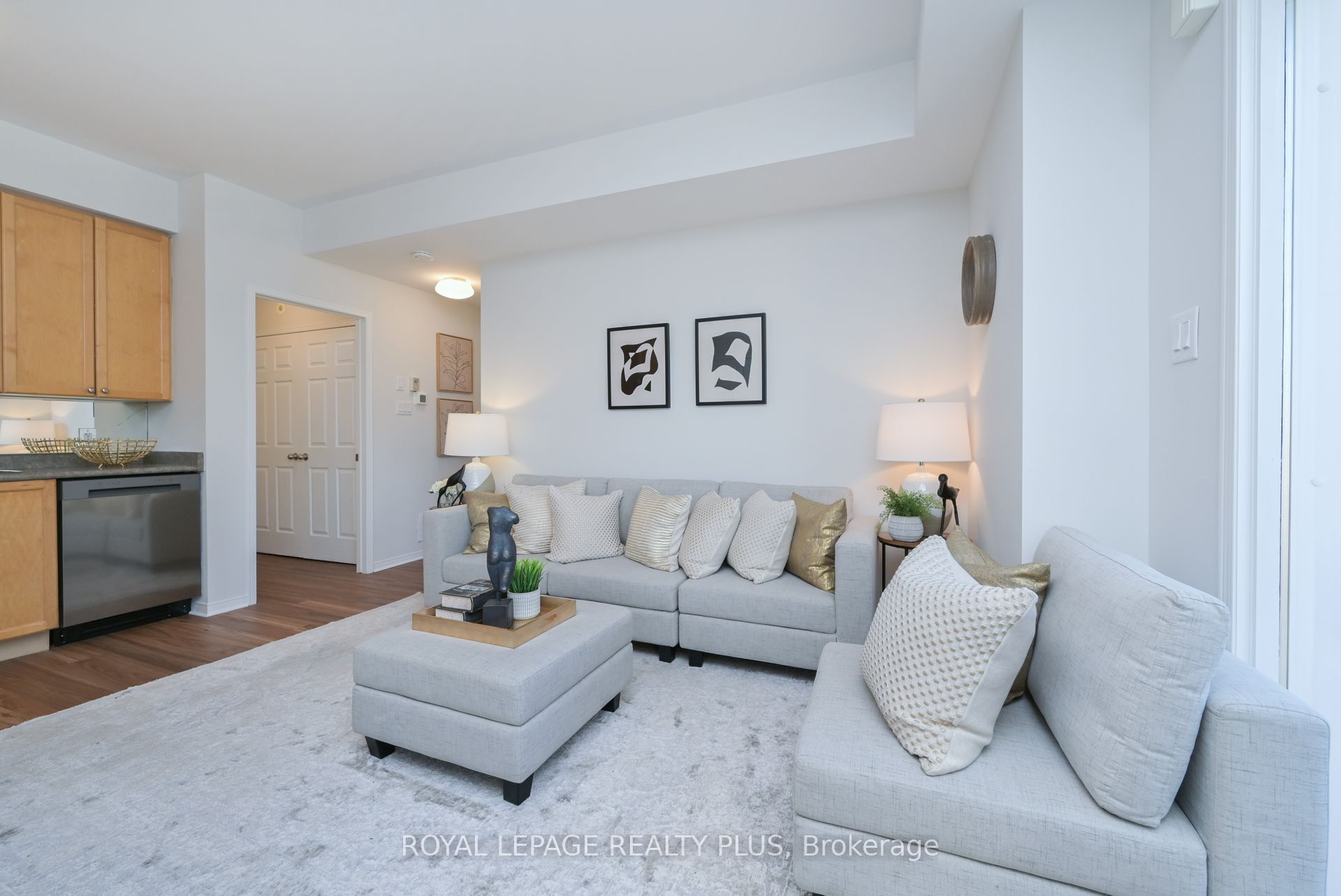 3056 Eglinton Ave W #59