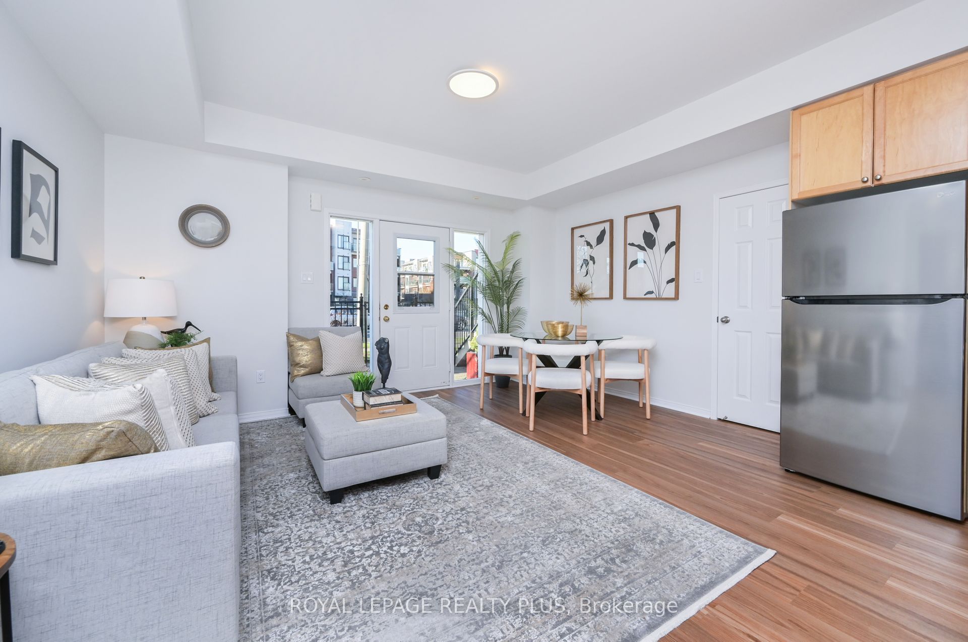 3056 Eglinton Ave W #59