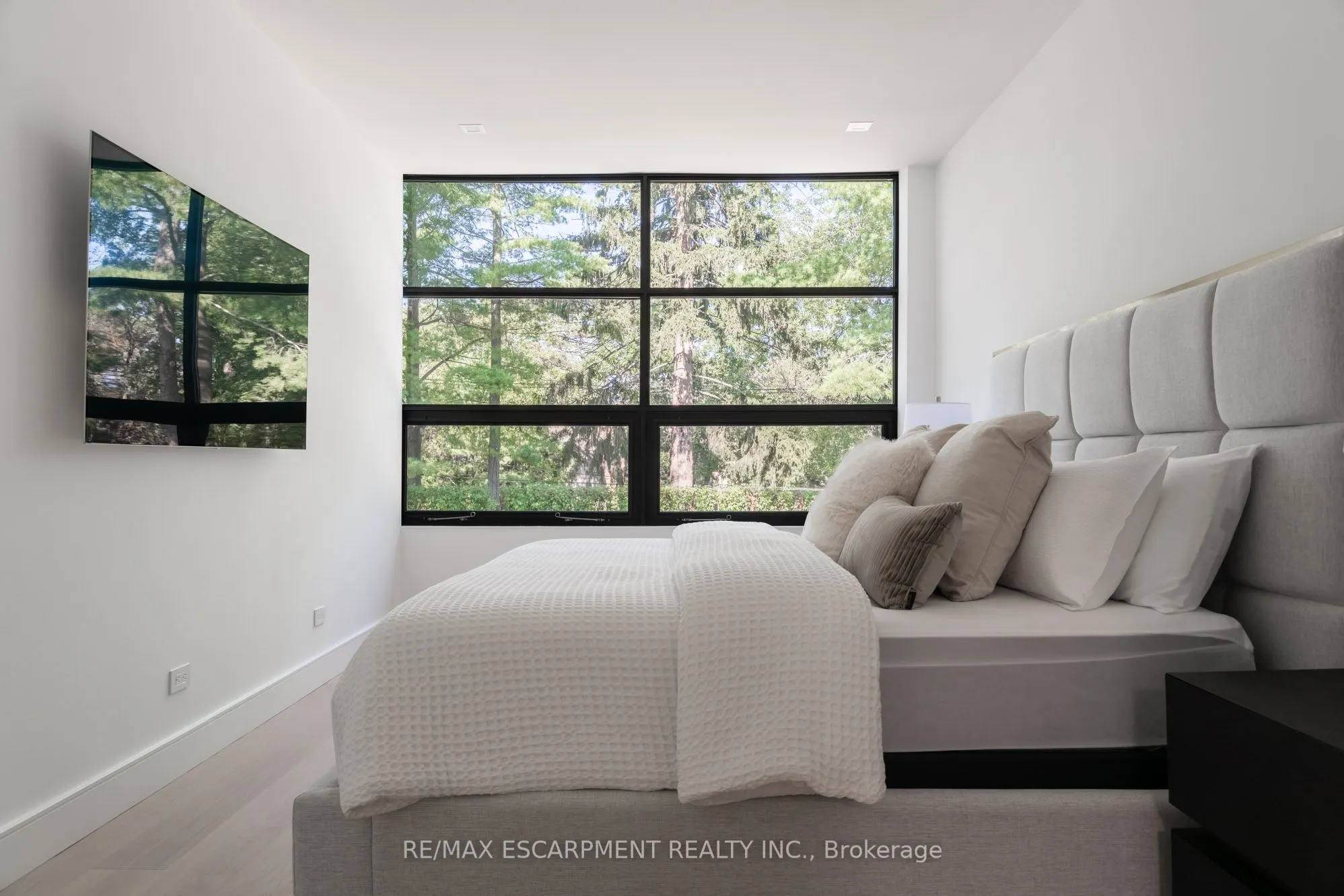 210 Chartwell Road