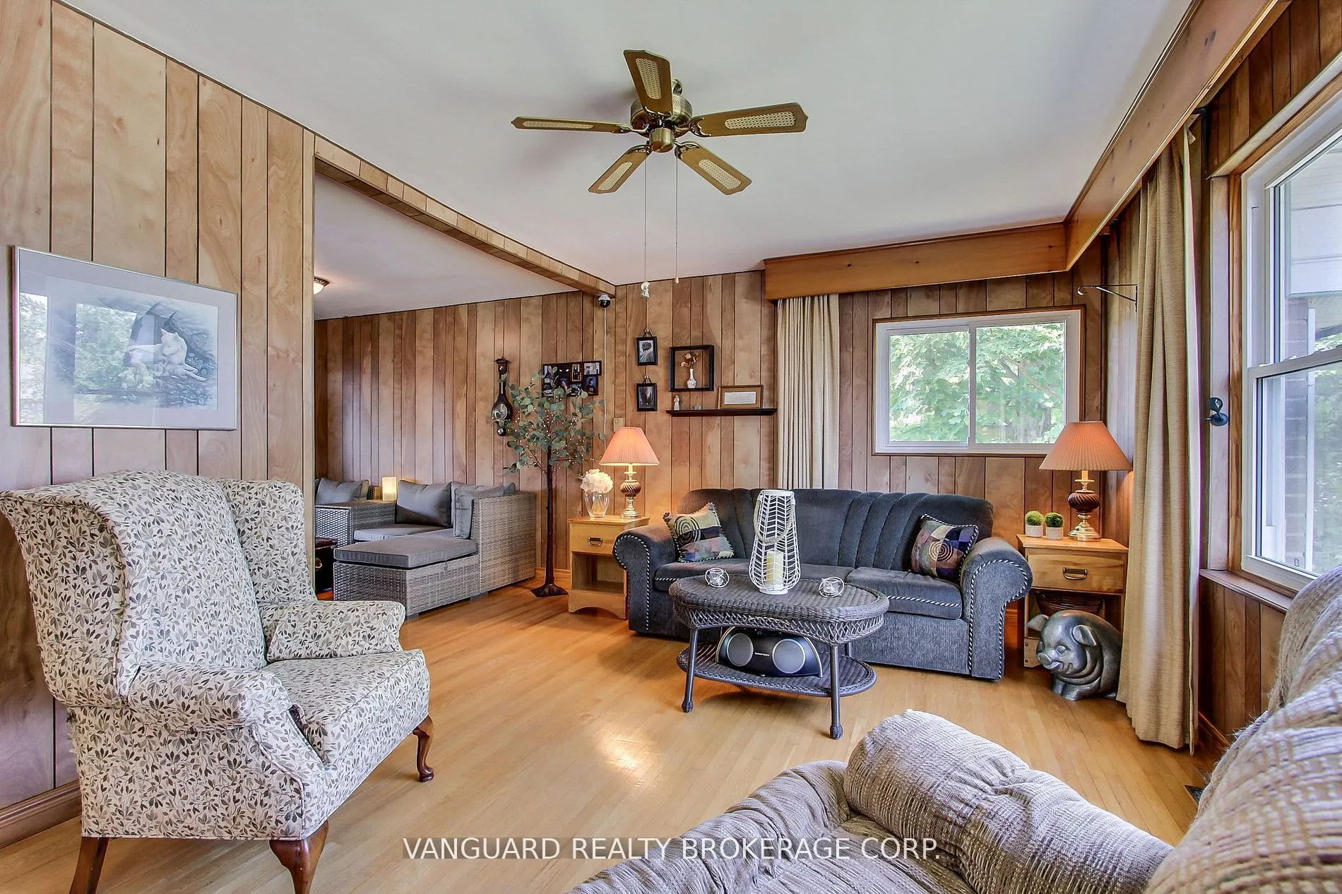 92 Ellwood Drive W