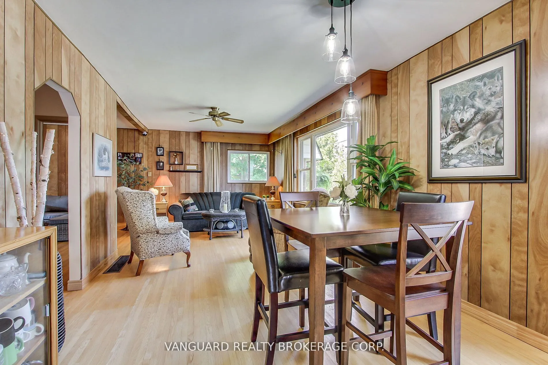 92 Ellwood Drive W