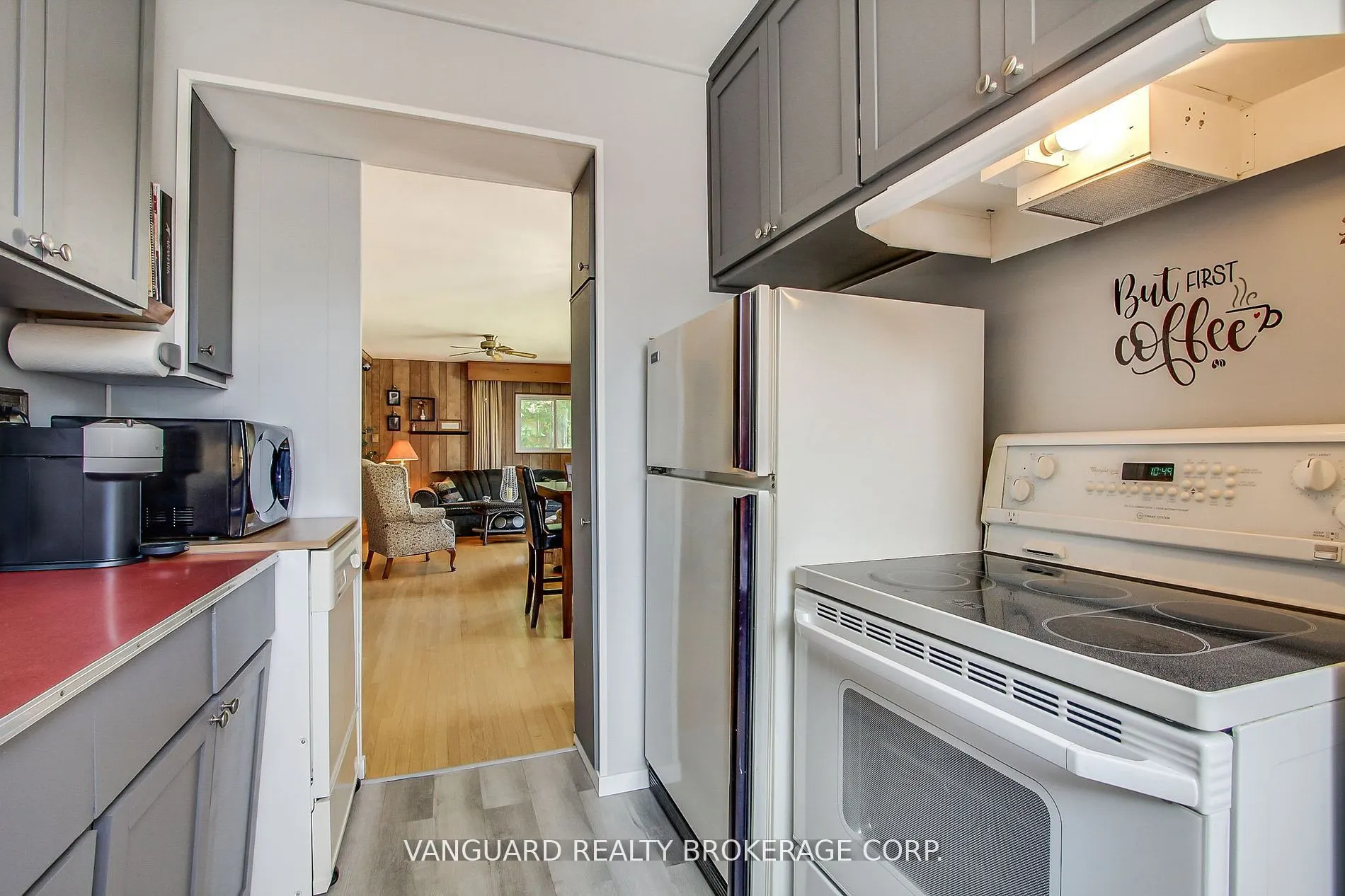 92 Ellwood Drive W