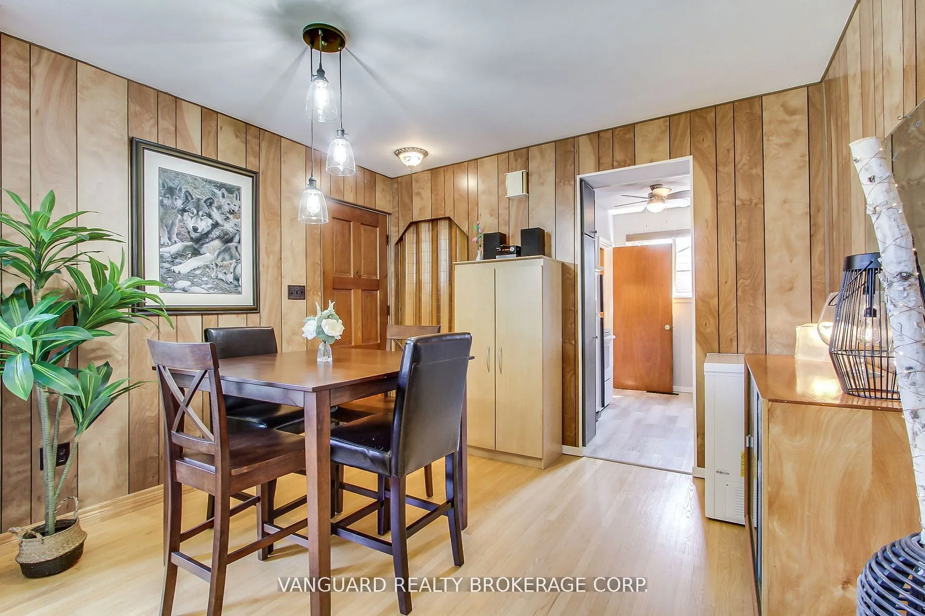 92 Ellwood Drive W