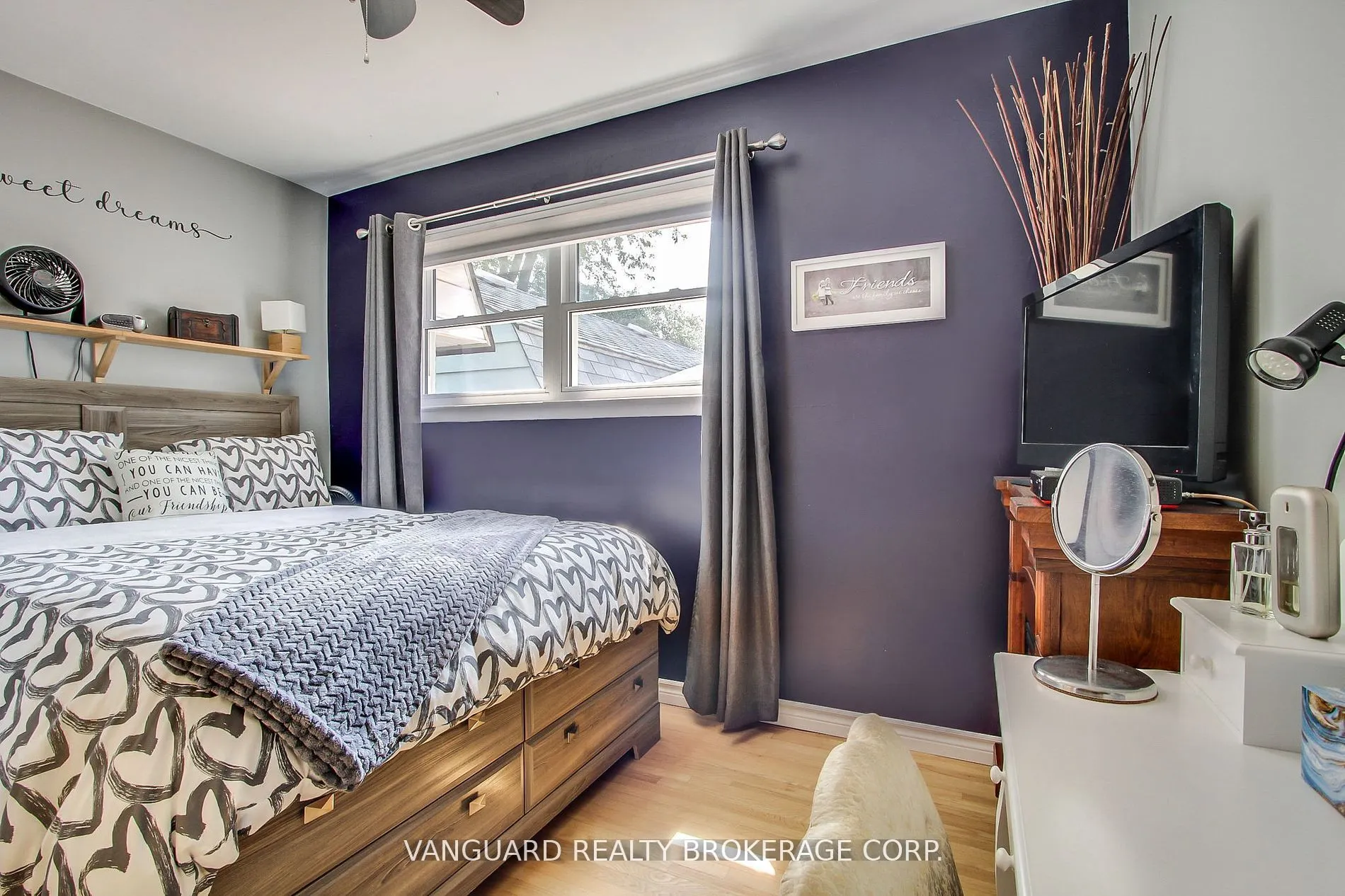 92 Ellwood Drive W