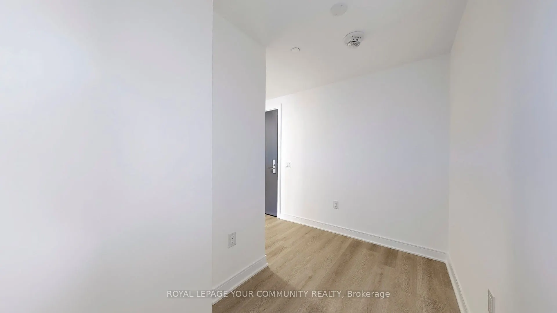 86 Dundas Street E #916